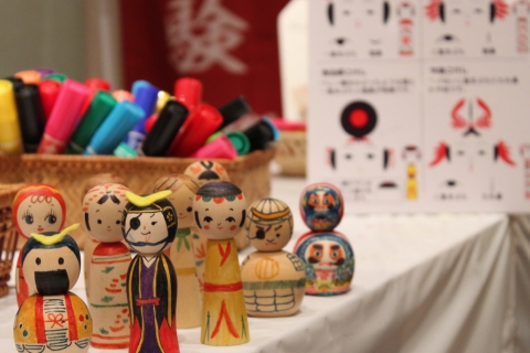 Decorate a Miniature Kokeshi Doll