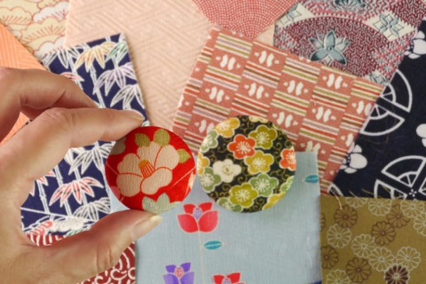 Make a Brooch from Recycled Kimono Fabric in a Cafe