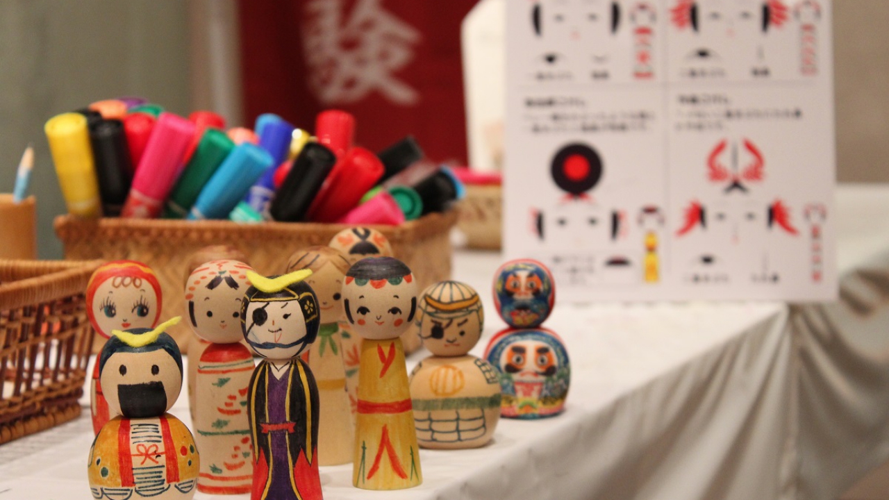 mini kokeshi dolls