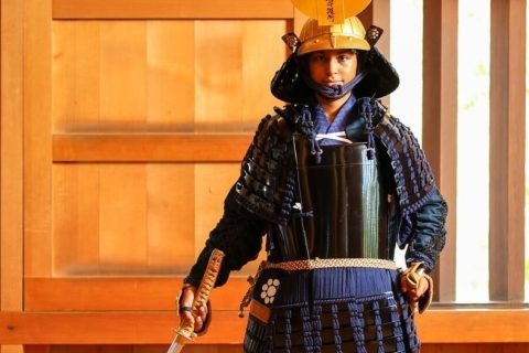 Authentic Samurai Armor-wearing Experience in Shiroishi Castle
