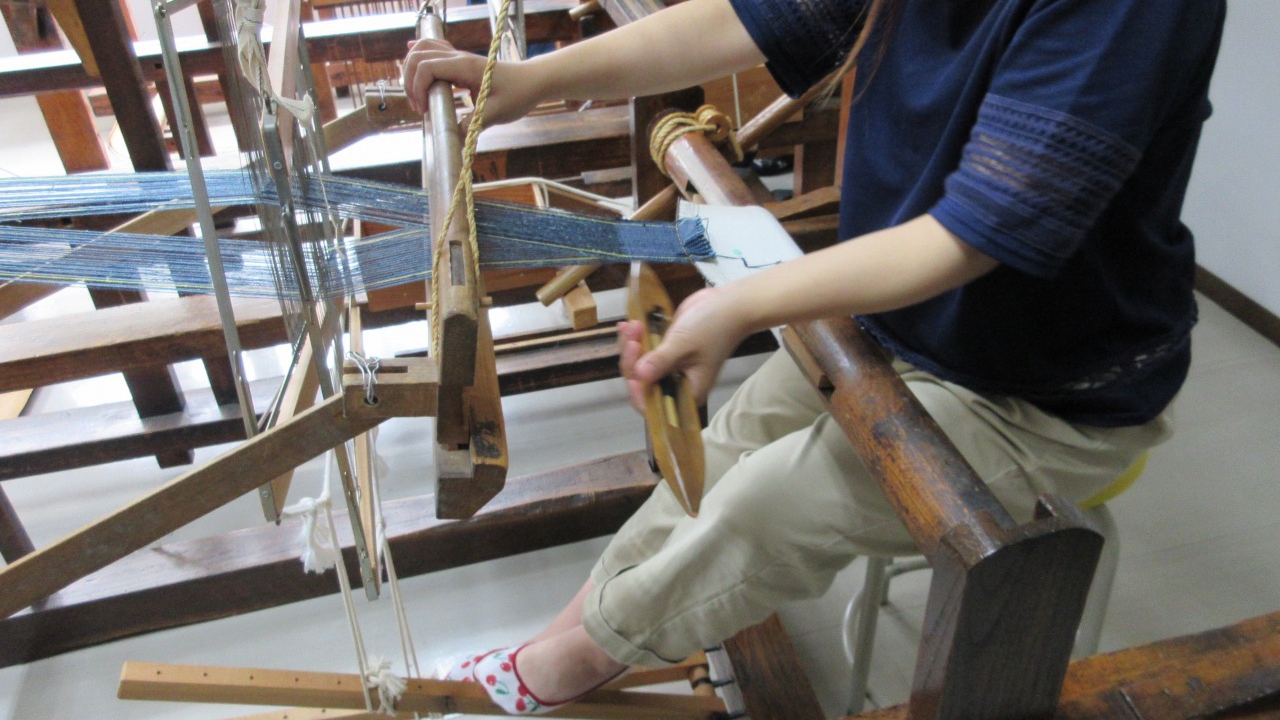 鶴の恩返しの舞台で 機織り体験 公式 仙台旅先体験コレクション
