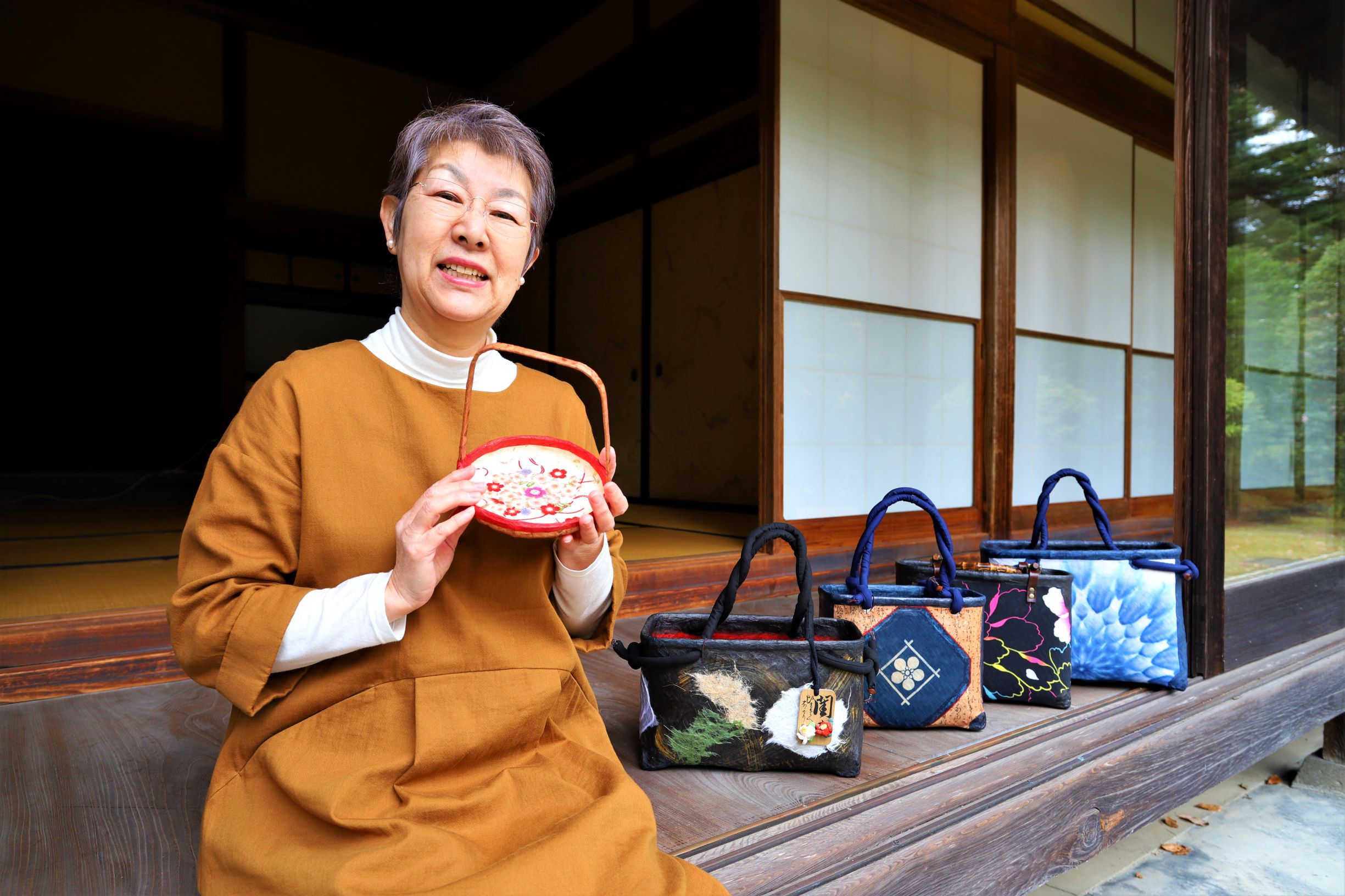 一貫張り（一閑張り）・バッグ・きのこ柄・かごバッグ-