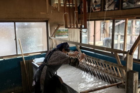 仙台の伝統工芸を体験・柳生和紙の工房で和紙作り（プチまち歩き付き）